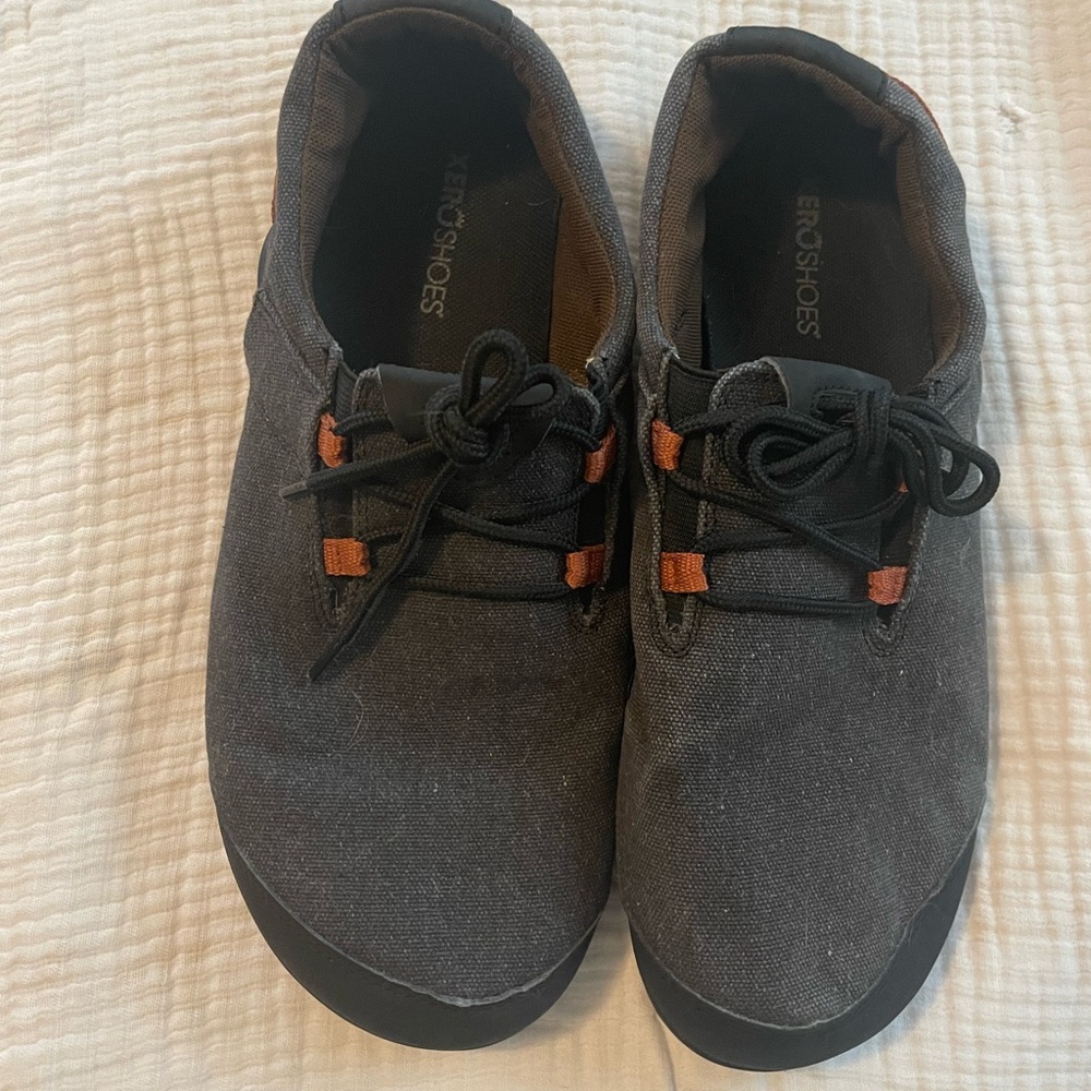 Xero Ipari Hana Black and Orange Shoes